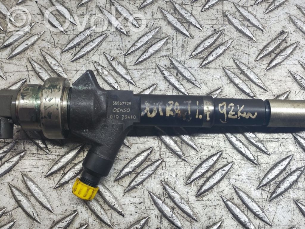 Opel Astra J Fuel injector 