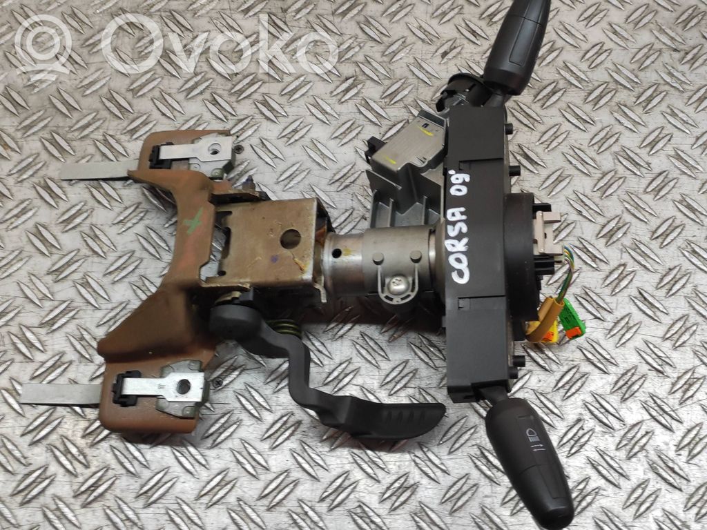 Opel Corsa D Ohjauspyörän akseli 