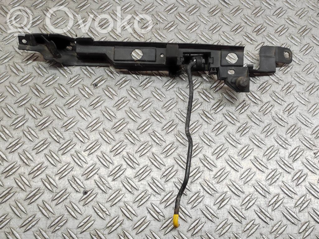 Opel Corsa D Lokasuojan kannake 