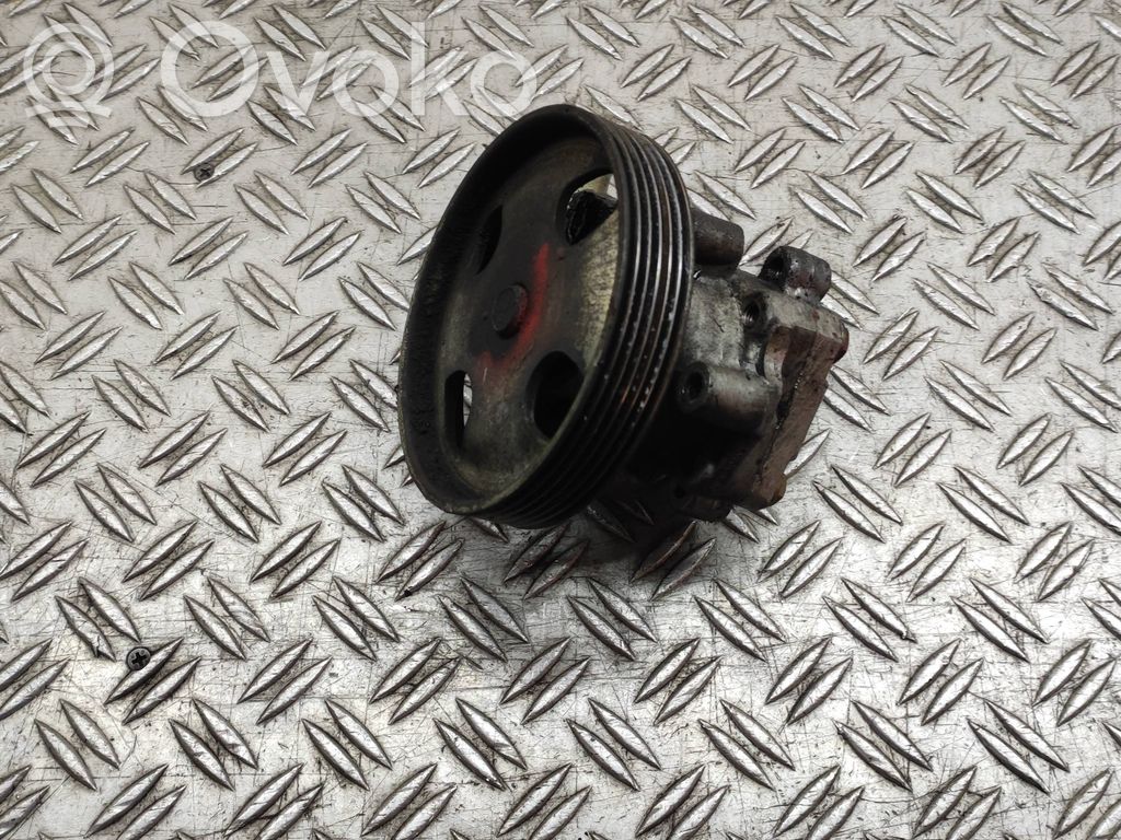 Ford Fiesta Ohjaustehostimen pumppu 
