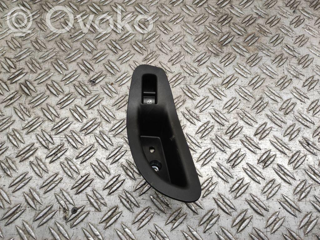 Fiat 500X Przyciski szyb 