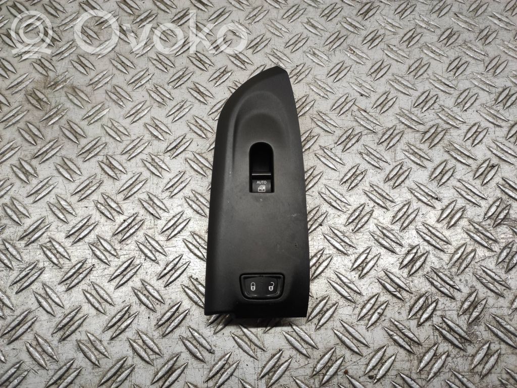 Fiat 500X Przyciski szyb 