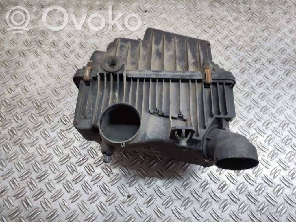 Mazda CX-7 Air filter box 