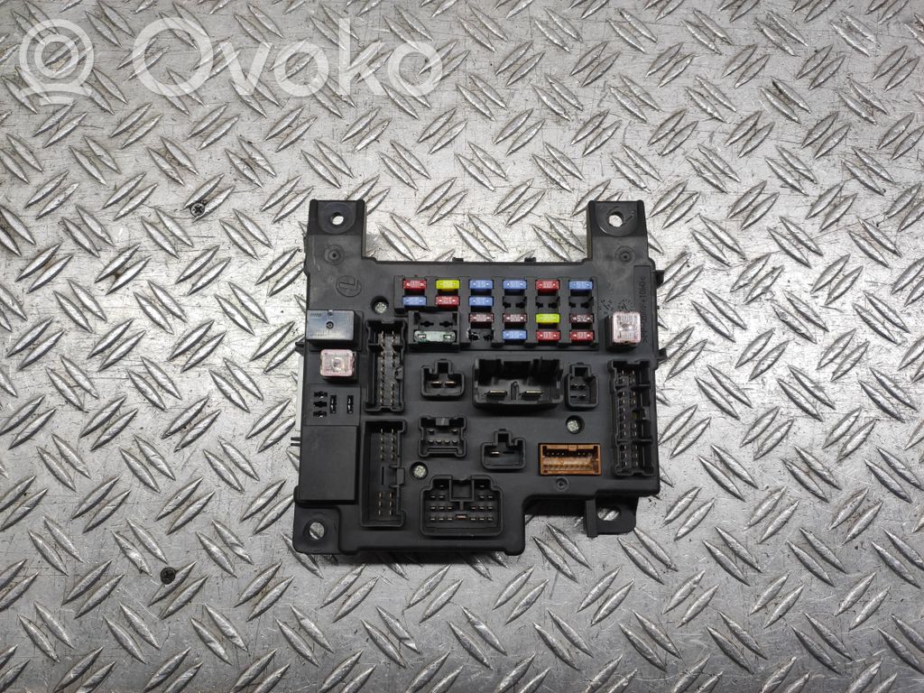 Mitsubishi Lancer VIII Módulo de fusible 