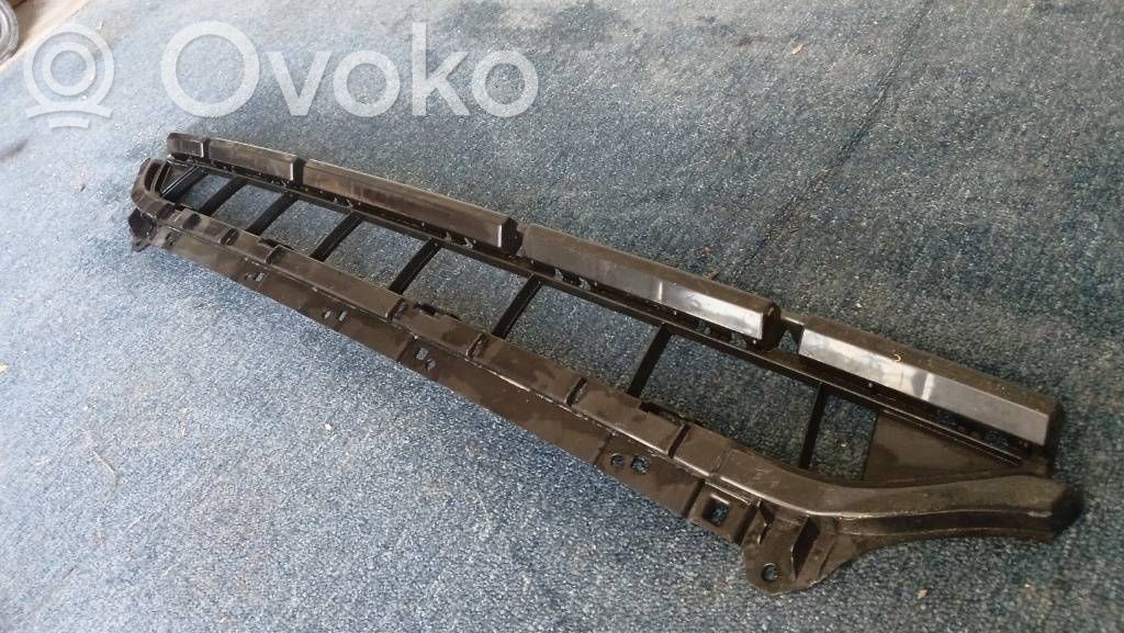 Audi Q7 4M Front bumper lower grill 