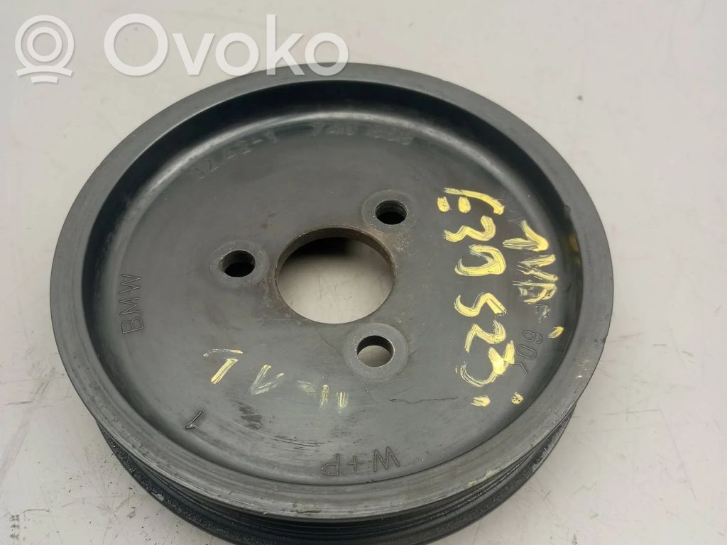 BMW 5 E39 Power steering pump pulley 