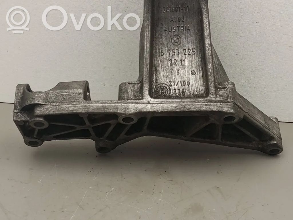 Engine mounting bracket   6753225
