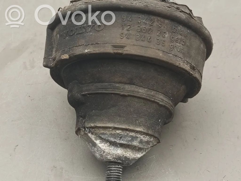 Volvo S70  V70  V70 XC Engine mount bracket 