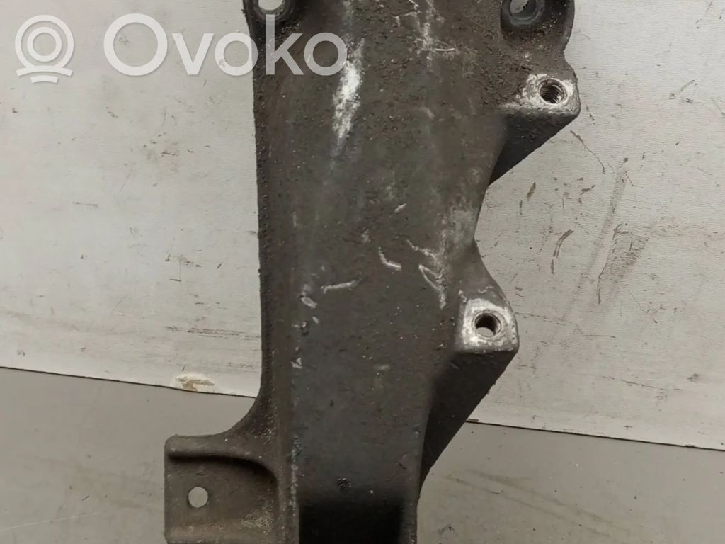 BMW 3 E36 Engine mounting bracket 