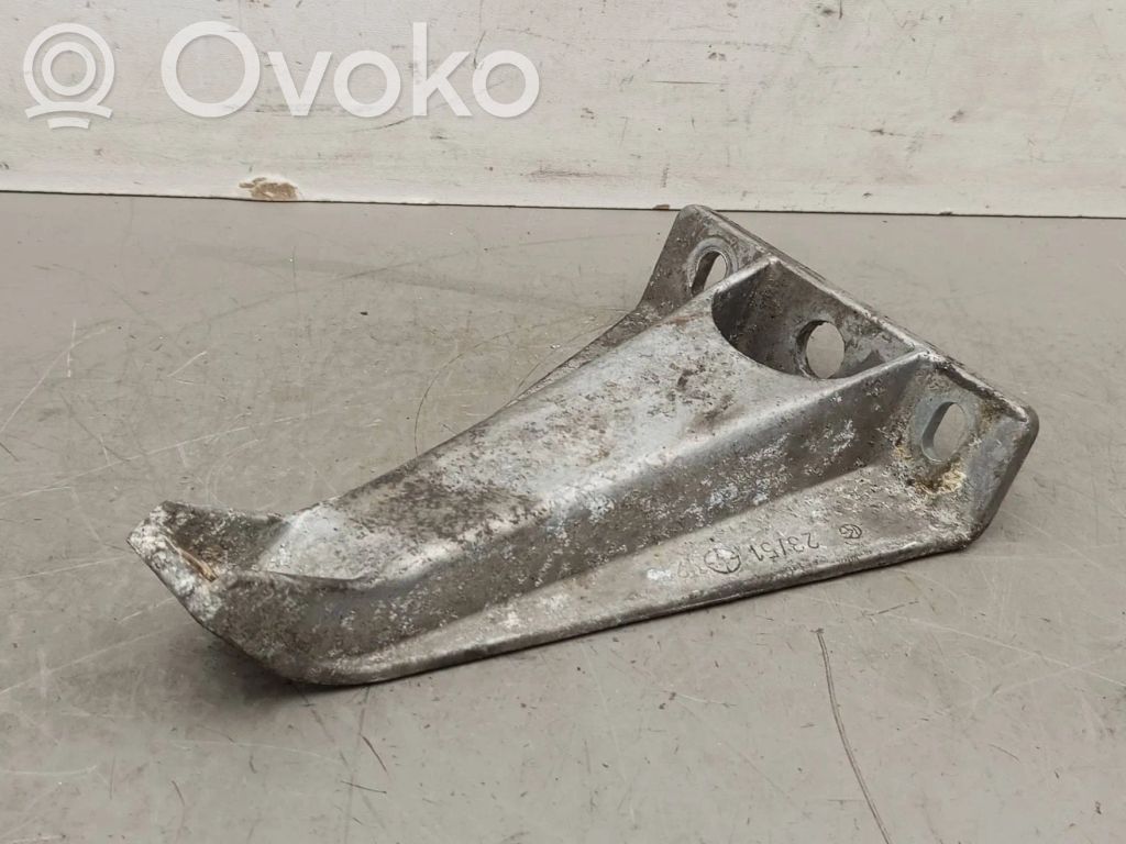 BMW 7 E32 Engine mounting bracket 