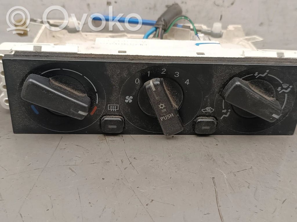 Mitsubishi Space Wagon Climate control unit 