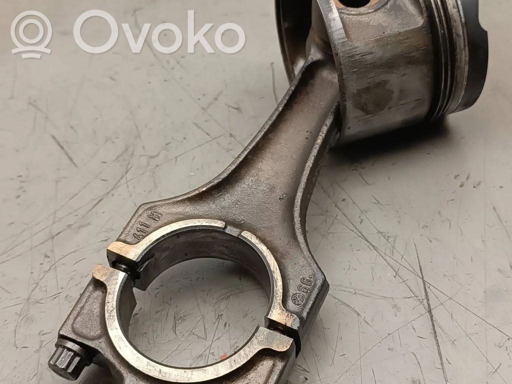 Piston avec bielle   411H