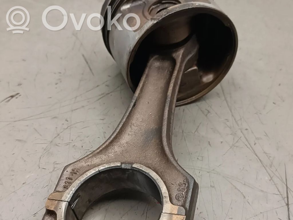 BMW 5 E34 Piston avec bielle 