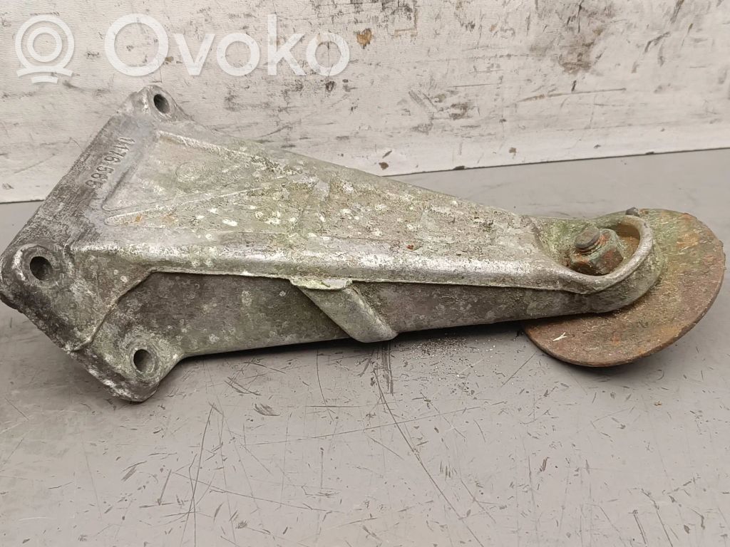 BMW 3 E30 Engine mounting bracket 
