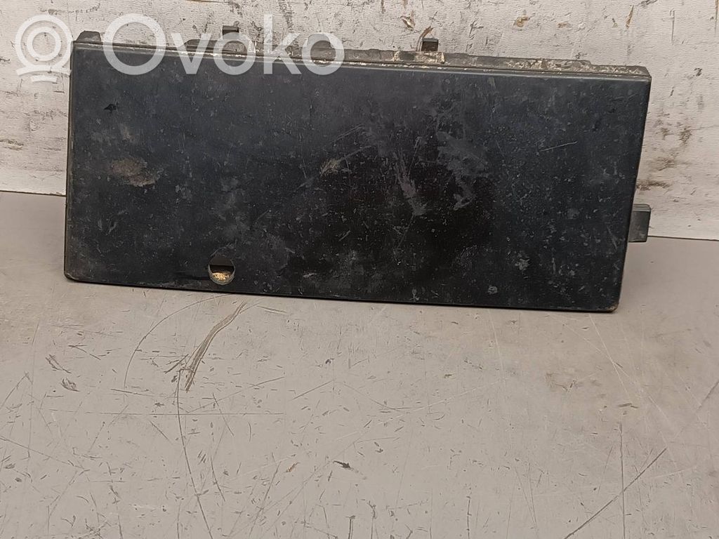 BMW 5 E34 Abdeckung Deckel Abschleppöse vorne 