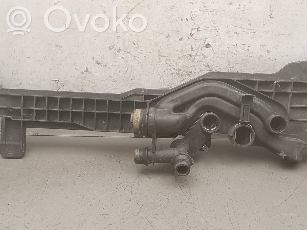 Radiator mount bracket   1438819