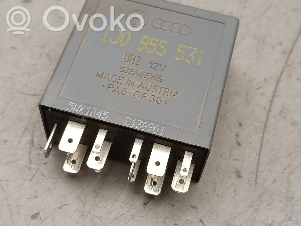 Volkswagen PASSAT B5.5 Window wiper relay 