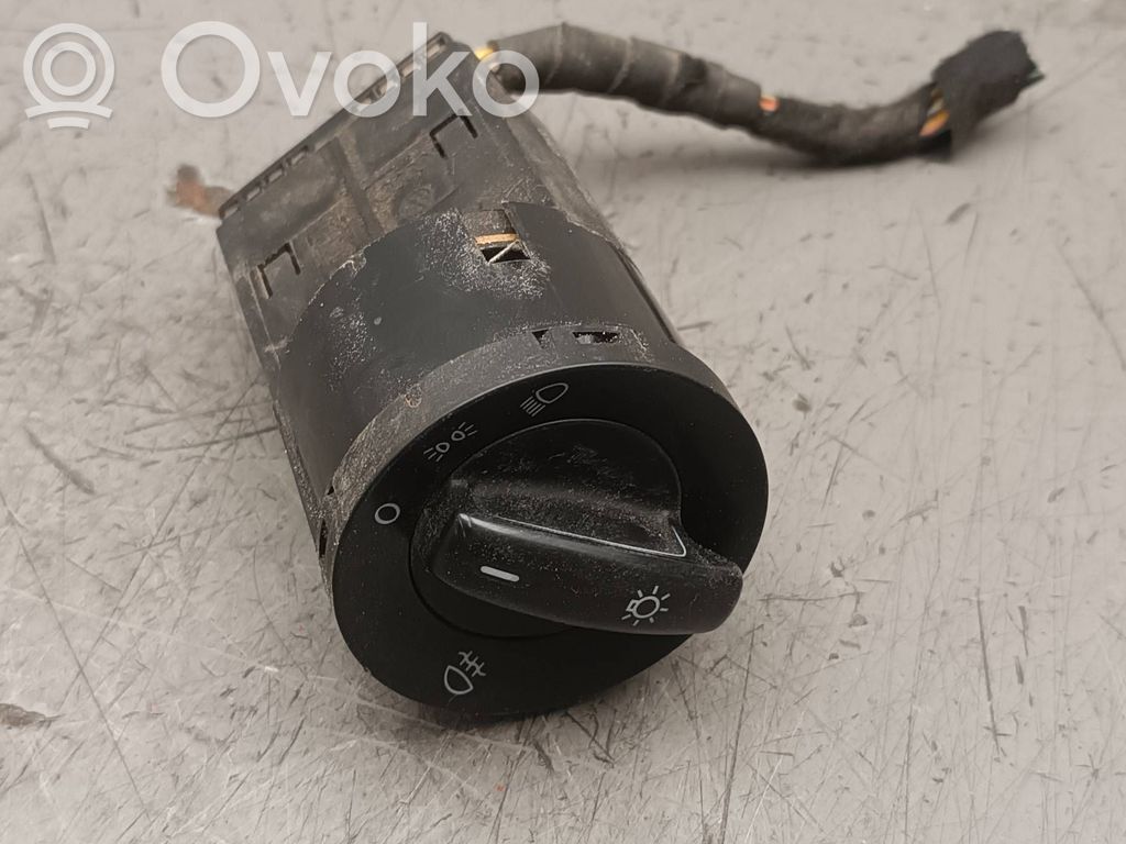 Volkswagen Caddy Light switch 
