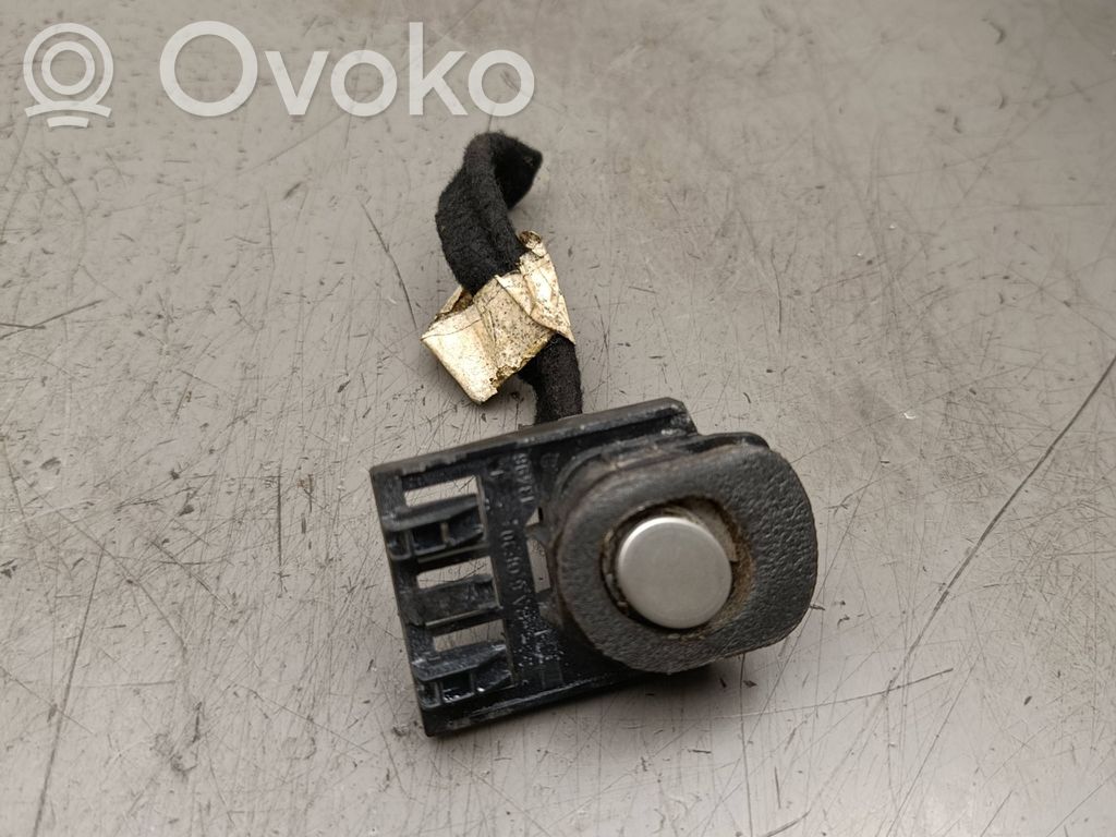 Peugeot 607 Tailgate opening switch 