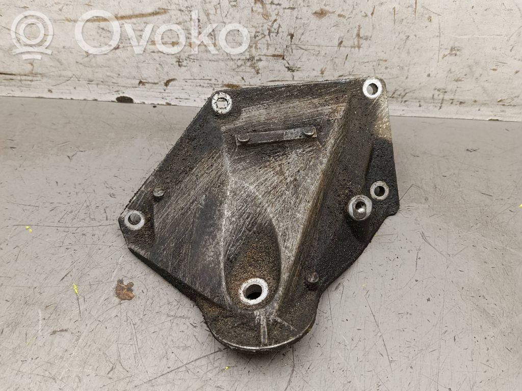 Variklio tvirtinimo kronšteinas   6761111,24168110,00226D