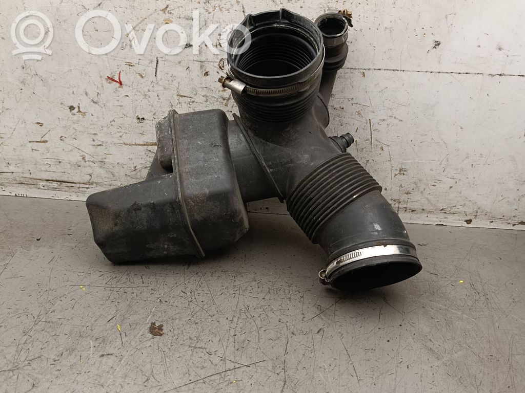 Air intake duct part   7521034,8570327
