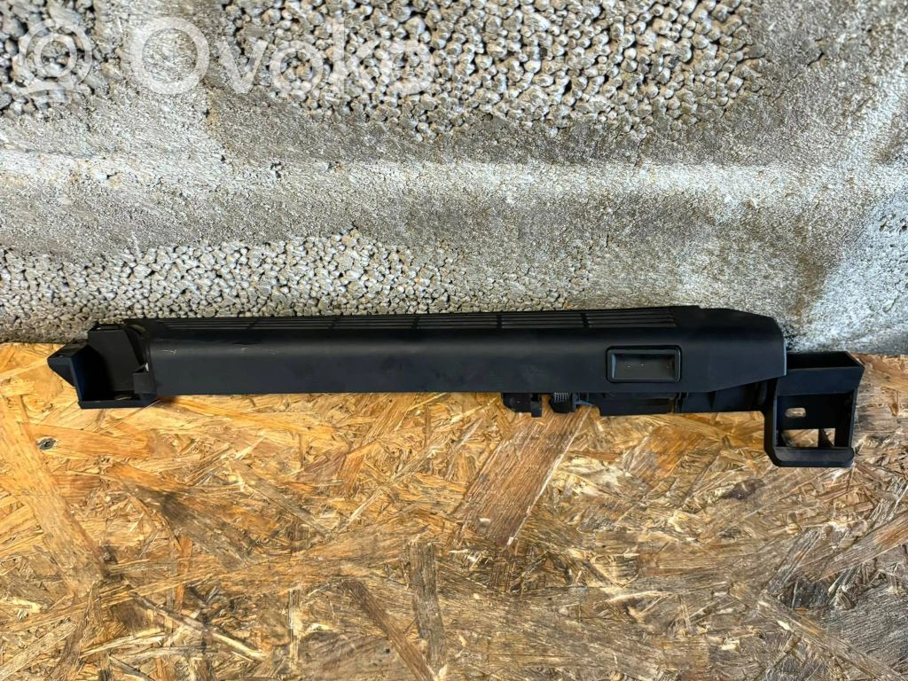 Other trunk/boot trim element   8208372