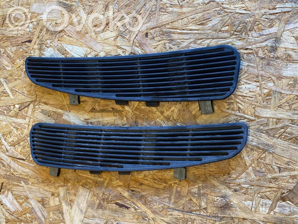 Rejilla de ventilación trasera   8172423