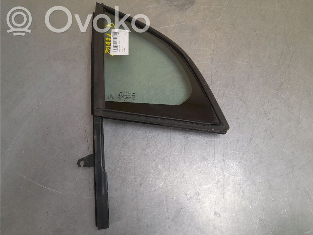 Rear side window   8569ZH