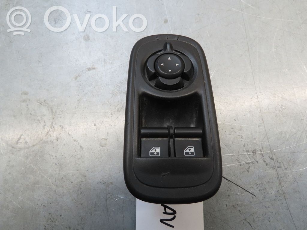 Fiat 500E Przyciski szyb 