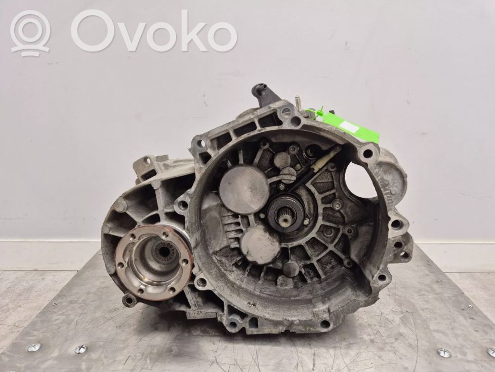 Volkswagen PASSAT B8 Cutie viteze manuală cu 6 trepte 