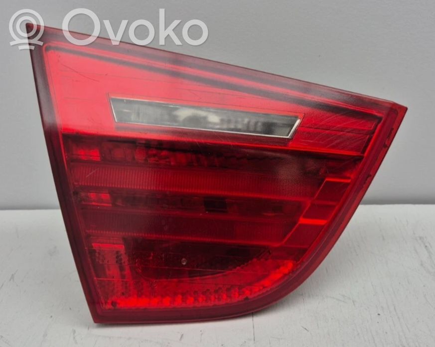 BMW 3 E90 E91 Galinis žibintas dangtyje 