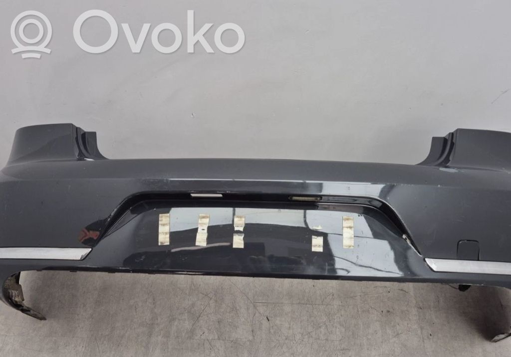 Volkswagen PASSAT B7 Parachoques 