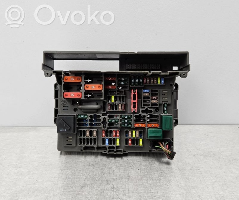 BMW 1 E81 E87 Fuse box set 