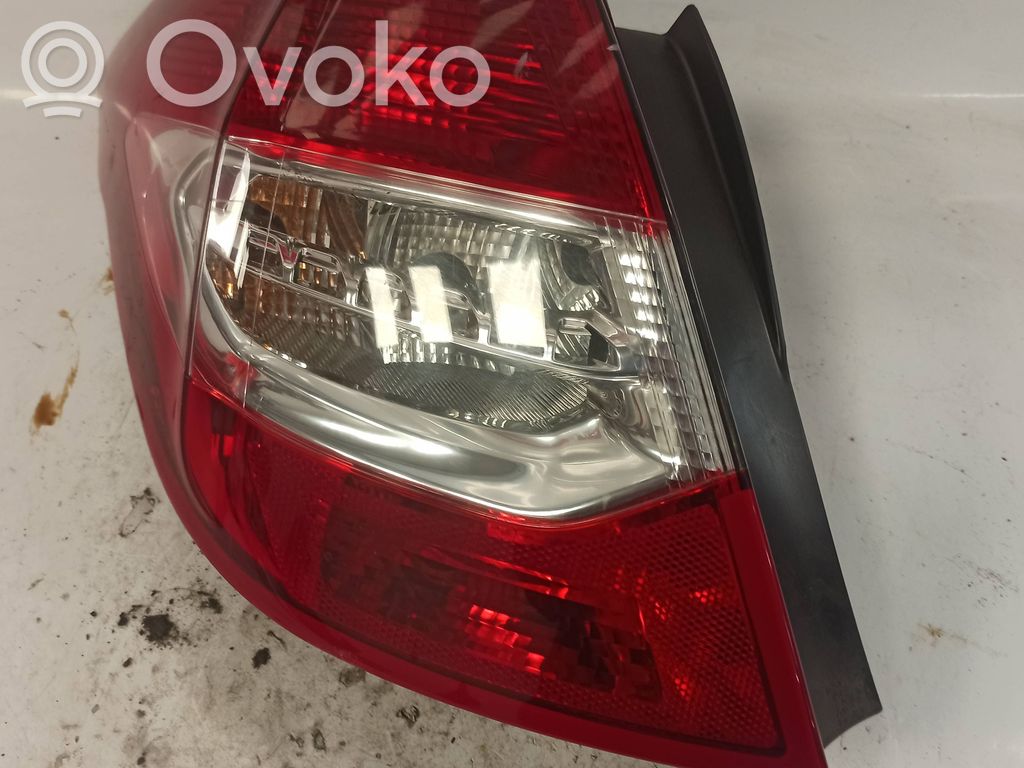Citroen C4 II Luz trasera/de freno 