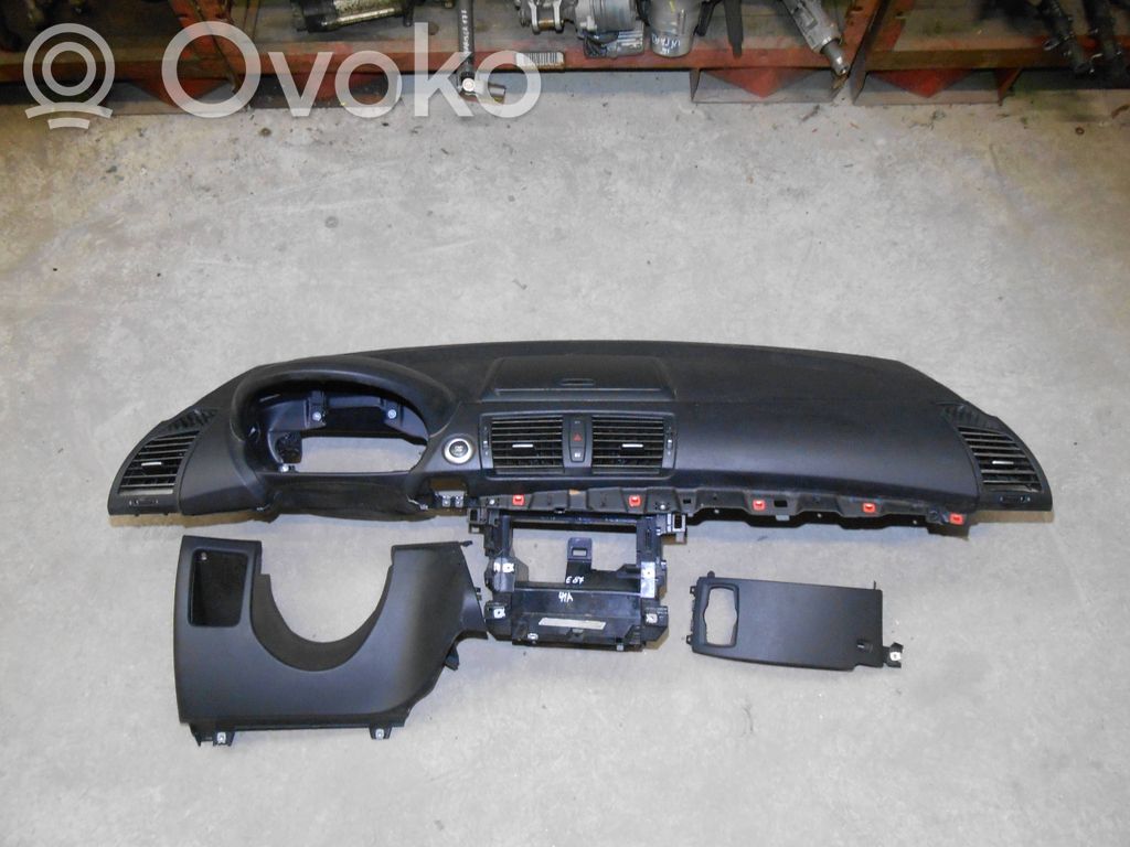 Panelė   750640,7059177,6989722