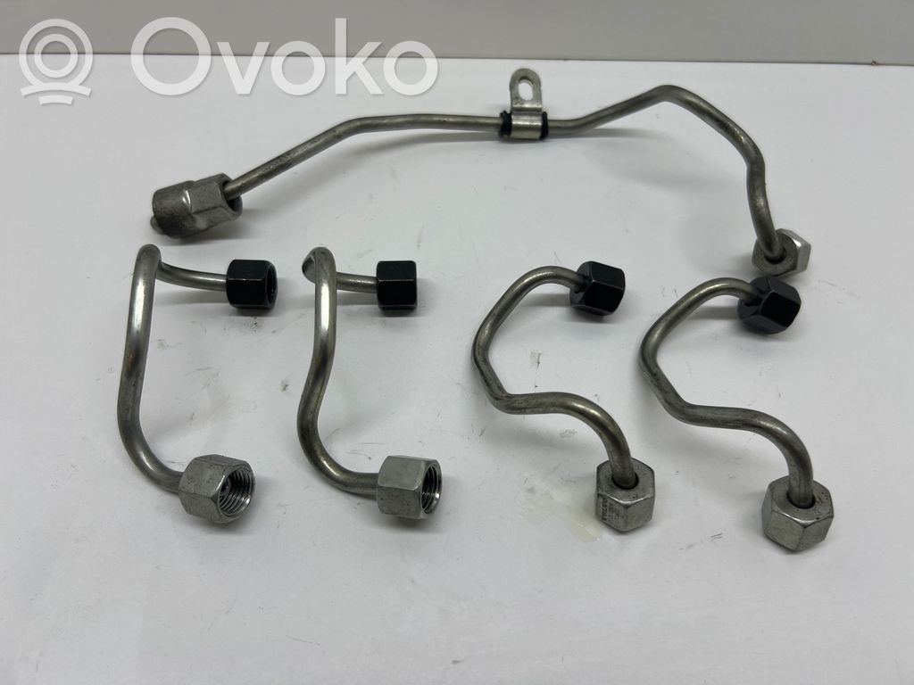 Volvo V40 Degvielas iesmidzināšanas caurule (-es) 