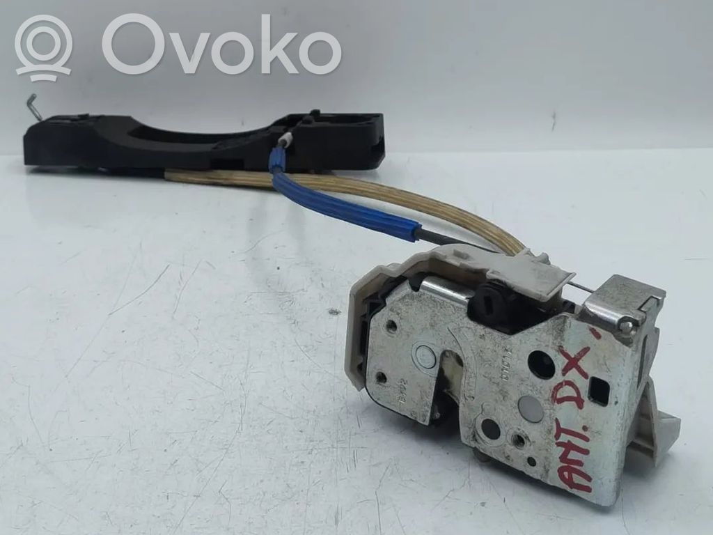 Lancia Ypsilon Front door lock 