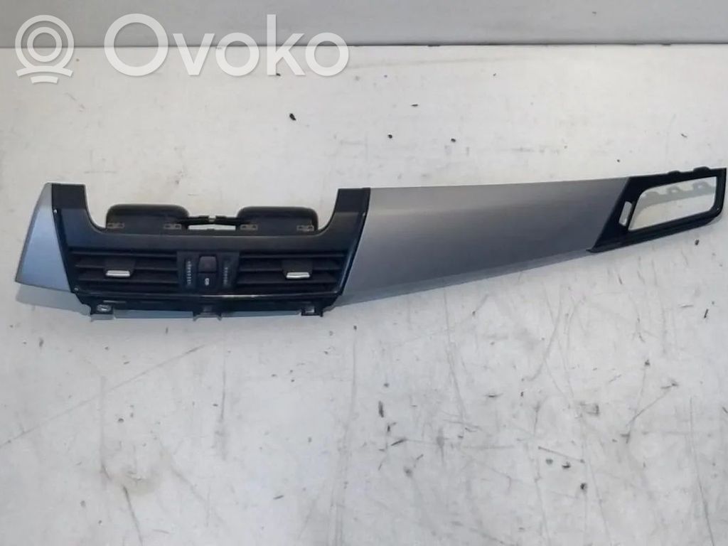 BMW 2 F45 Centrinės oro grotelės 