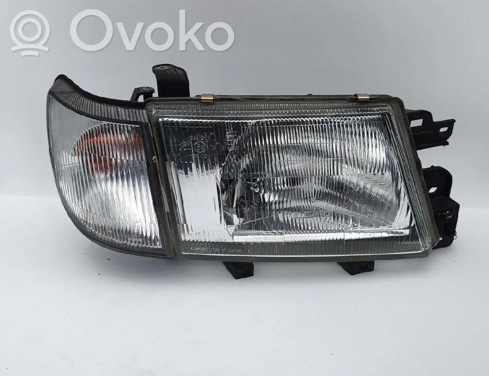 Subaru Forester SF Lampa przednia 