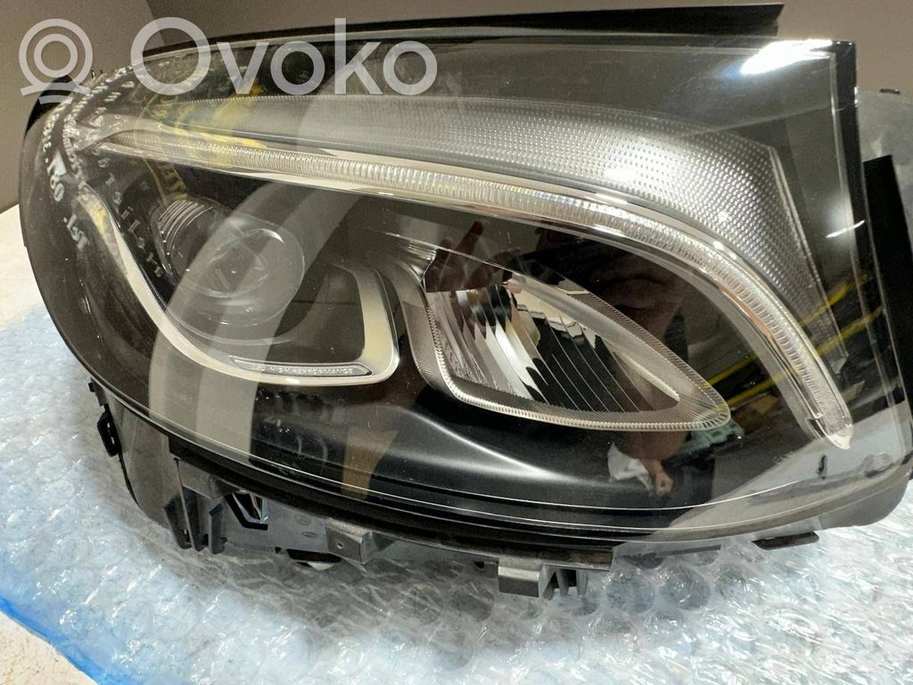 Mercedes-Benz GLC X253 C253 Lampa przednia 