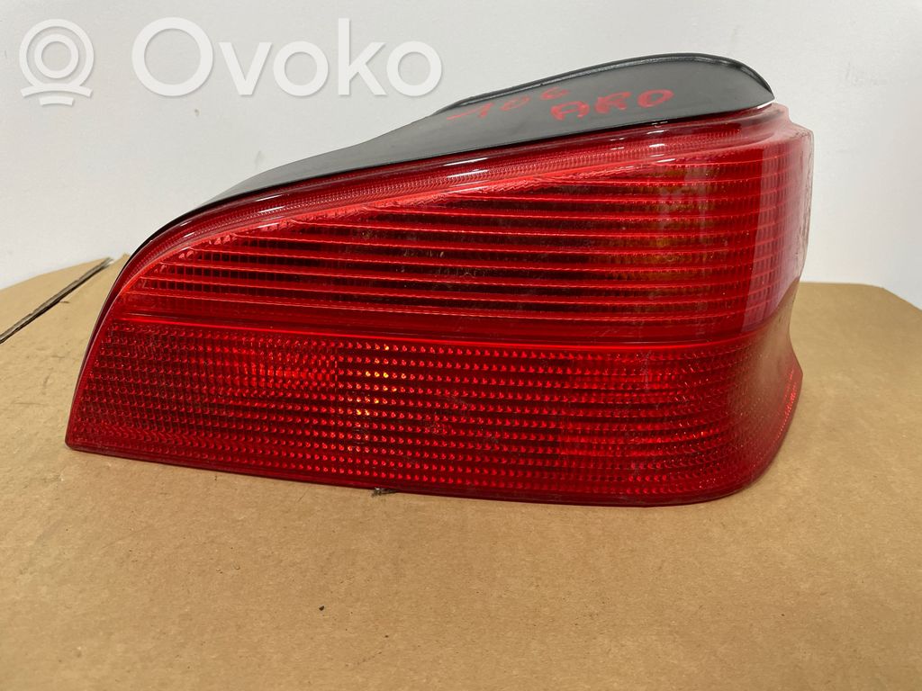 Peugeot 106 Aizmugurējais lukturis virsbūvē 