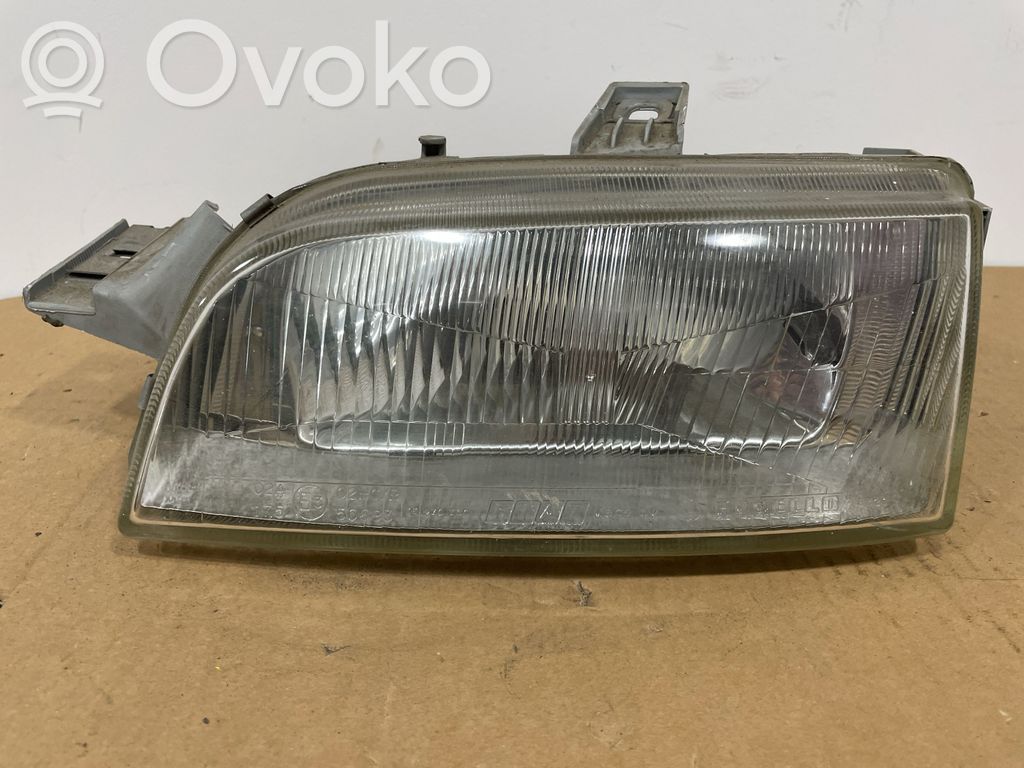 Fiat Punto (176) Lampa przednia 