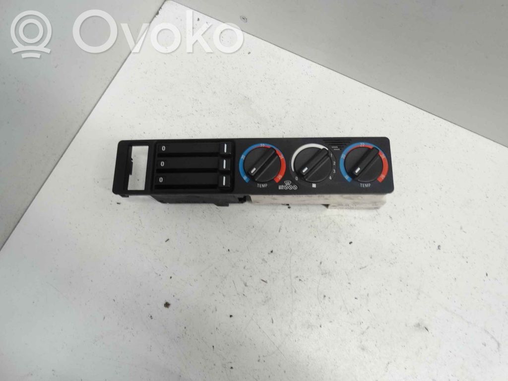 BMW 5 E34 Climate control unit 