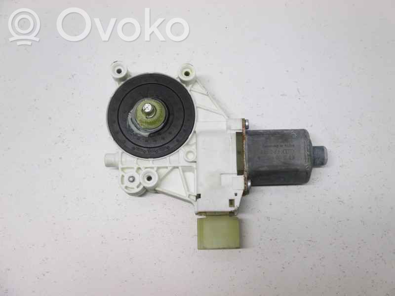 BMW 1 E81 E87 Front door window regulator motor 