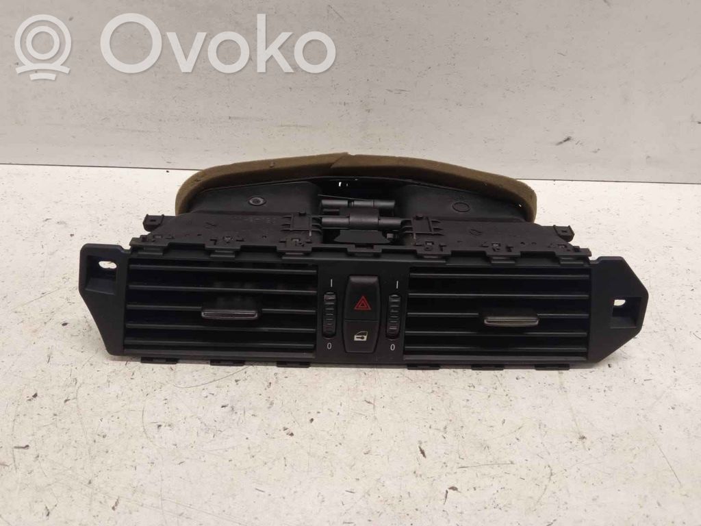 BMW 5 E60 E61 Dysze / Kratki środkowego nawiewu deski rozdzielczej 