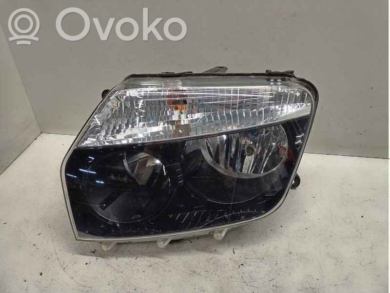 Dacia Duster Lampa przednia 