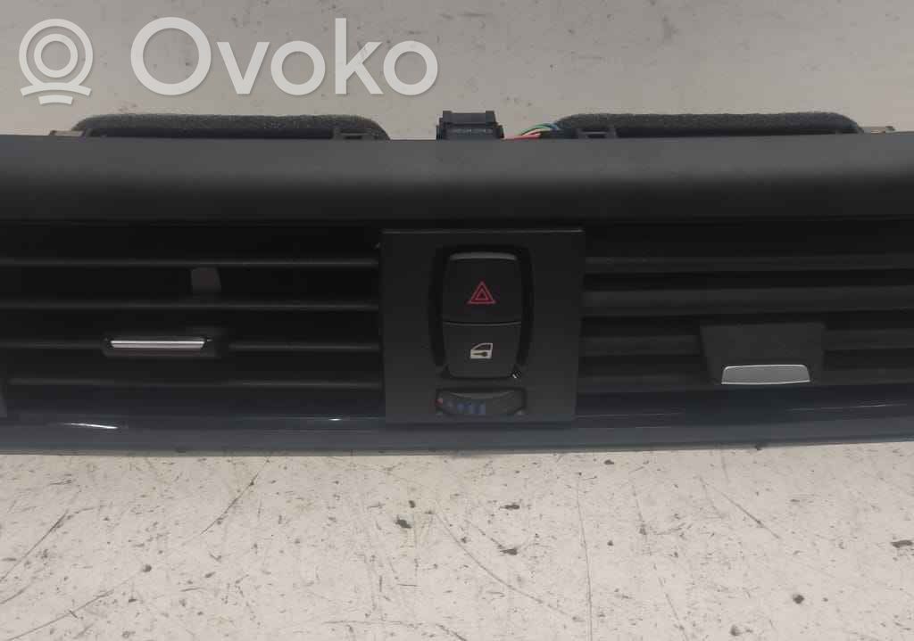 BMW 1 F20 F21 Dysze / Kratki środkowego nawiewu deski rozdzielczej 