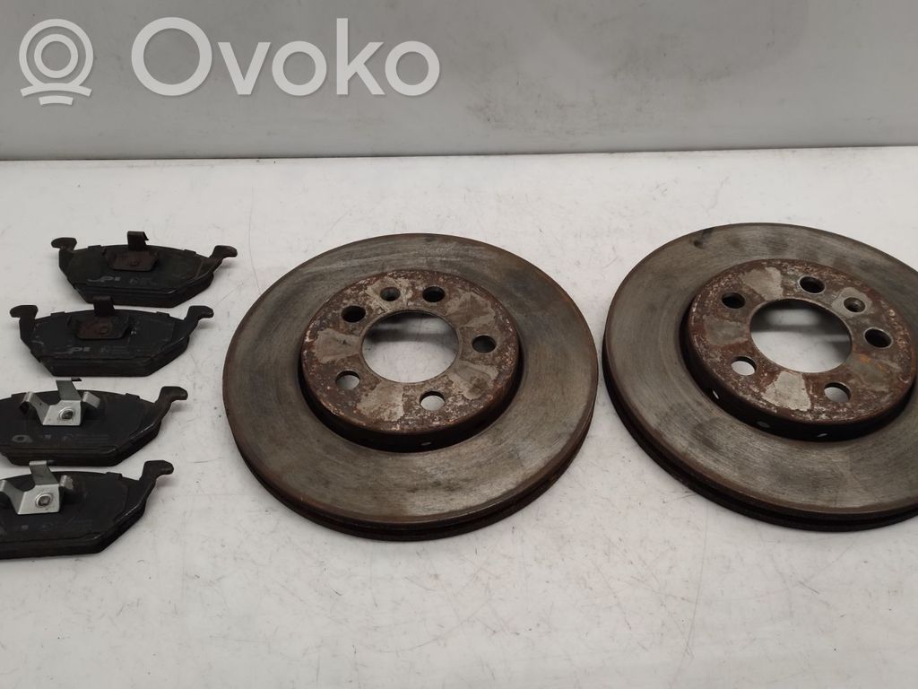 BMW 3 E21 Set discuri frână și etriere 