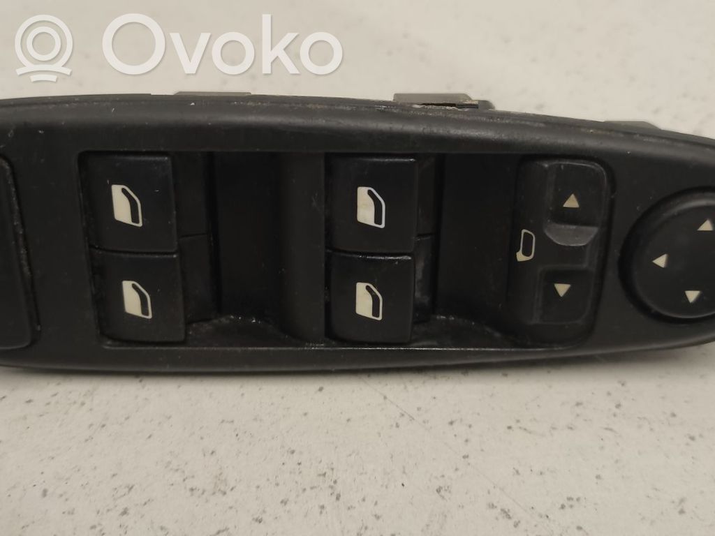Citroen C4 I Picasso Electric window control switch 