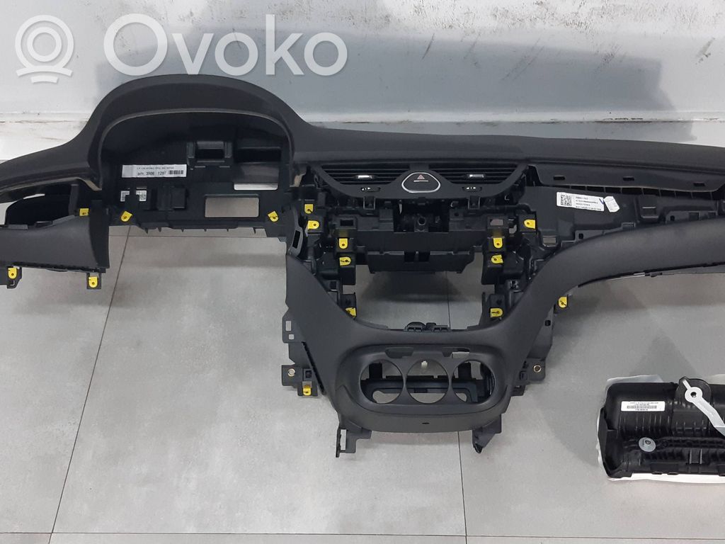 Opel Corsa E Dashboard 